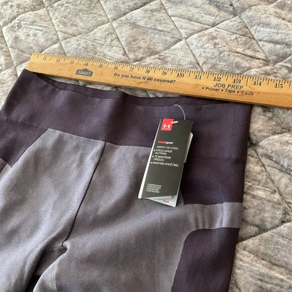 Under Armour athletic Compression Leggings Medium Size Gray & purple crop NEW - Picture 3 of 11